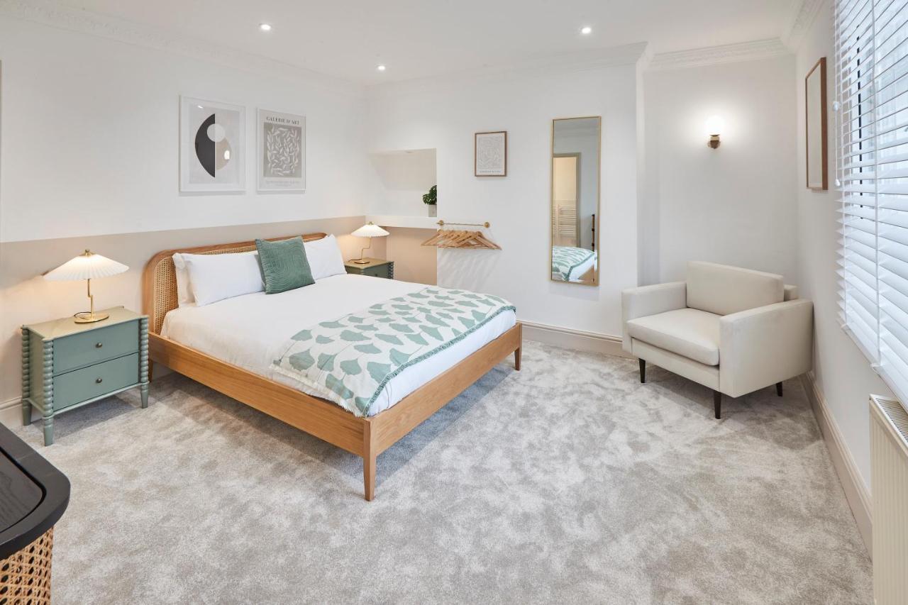 Host & - Queenscliffe Holiday home Scarborough
